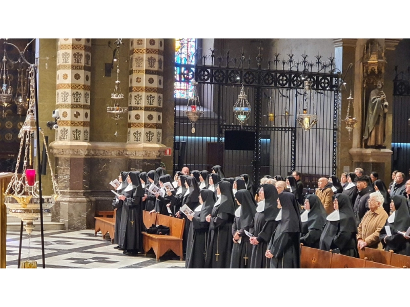 Le Père Fondateur arrive au monastère de Montserrat