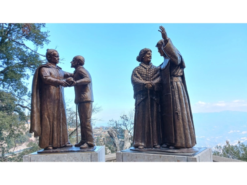 Le Père Fondateur arrive au monastère de Montserrat