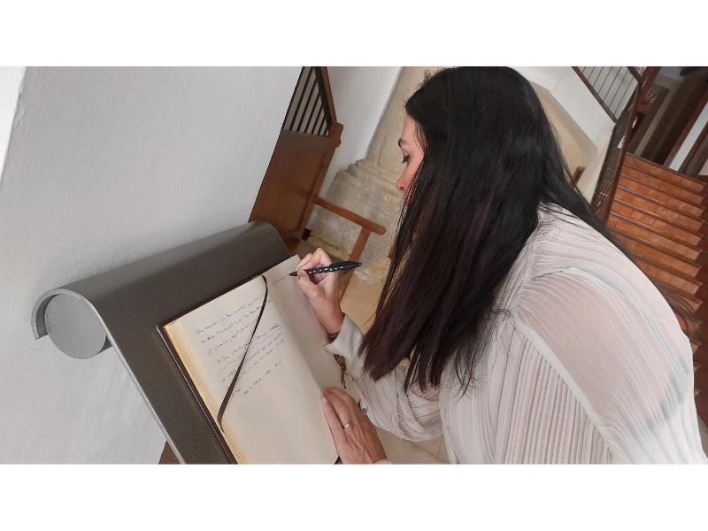 A prefeita de Huesca, Lorena Orduna, visita a Casa-Museu