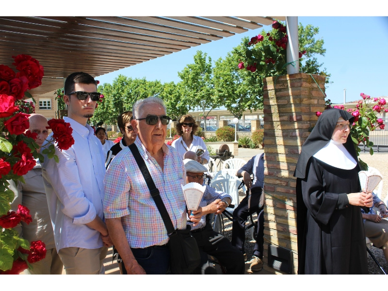 Rosario de las antorchas y el gesto del agua en Huesca