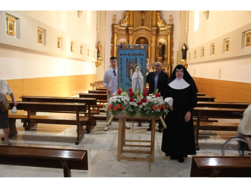 Rosario de las antorchas y el gesto del agua en Huesca