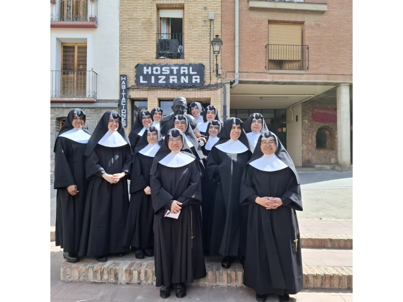 Visita de las Junioras tercera probación a la Casa de su Fundador