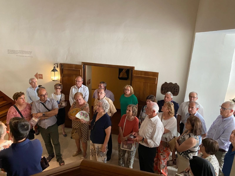 50 cofrades de Santo Cristo de los Milagros de Huesca y de Santo Cristo y San Vicente Ferrer de Graus nos han visitado 50 cofrades de Santo Cristo de los Milagros de Huesca y de Santo Cristo y San Vicente Ferrer de Graus nos han visitado