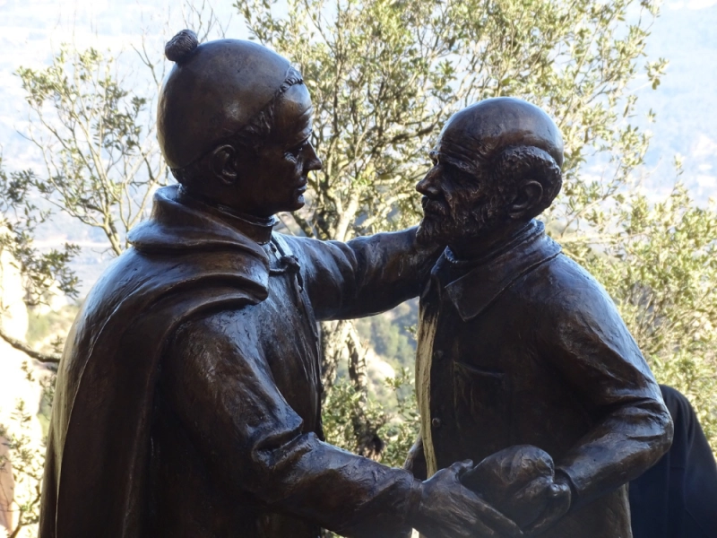 Le Père Fondateur arrive au monastère de Montserrat Le Père Fondateur arrive au monastère de Montserrat